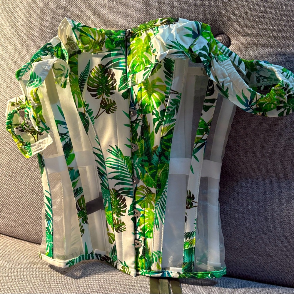 Leafy Steel-boned Corset NEW WITH TAGS size 10